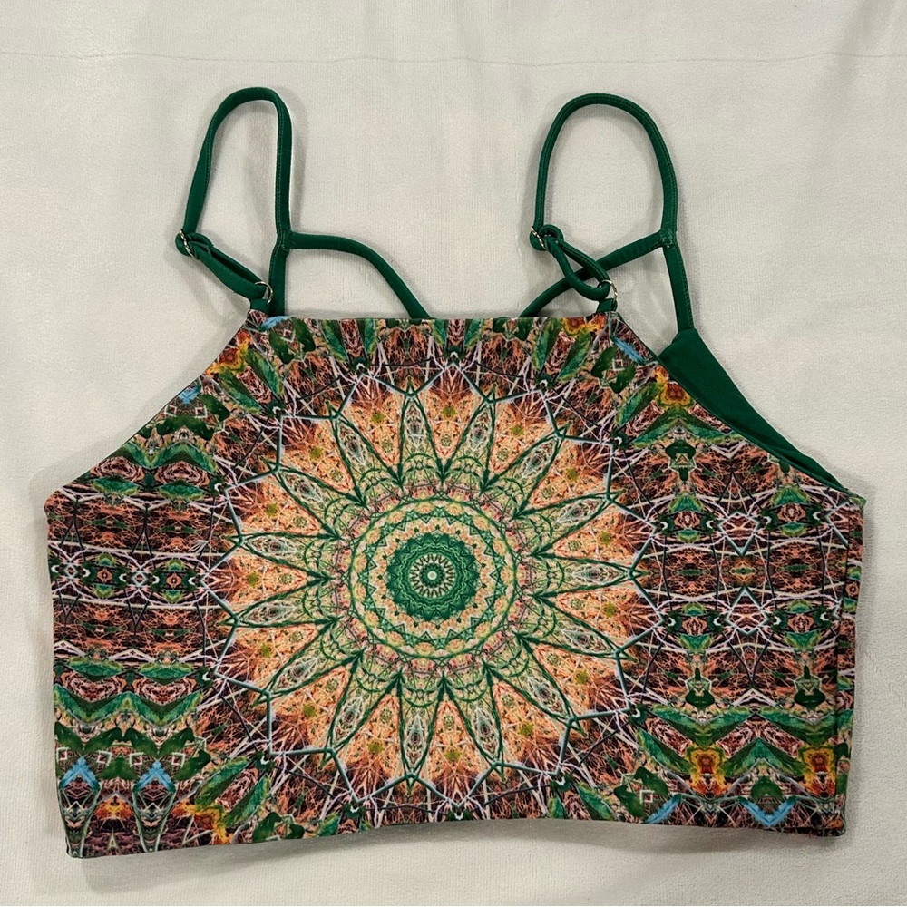 Wolven 4-Way Reversible Green Crop Top - Size M
